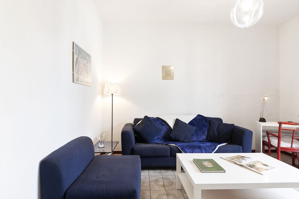 Pisa Hospital Apartment with Parking and Balcony view 5