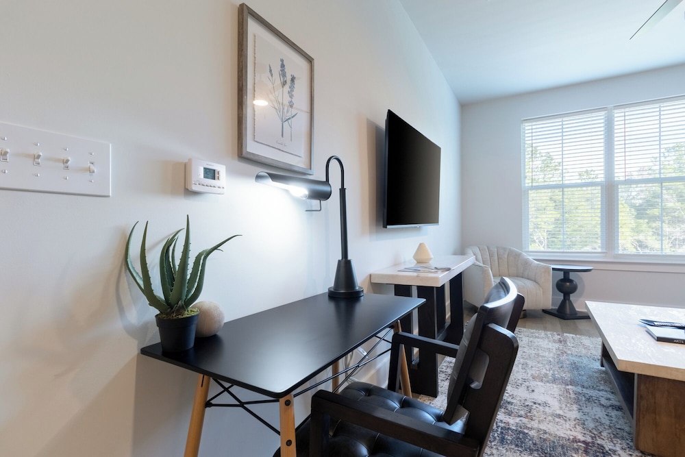 Landing Amazing 1bd, Yoga Studio, Clubhouse