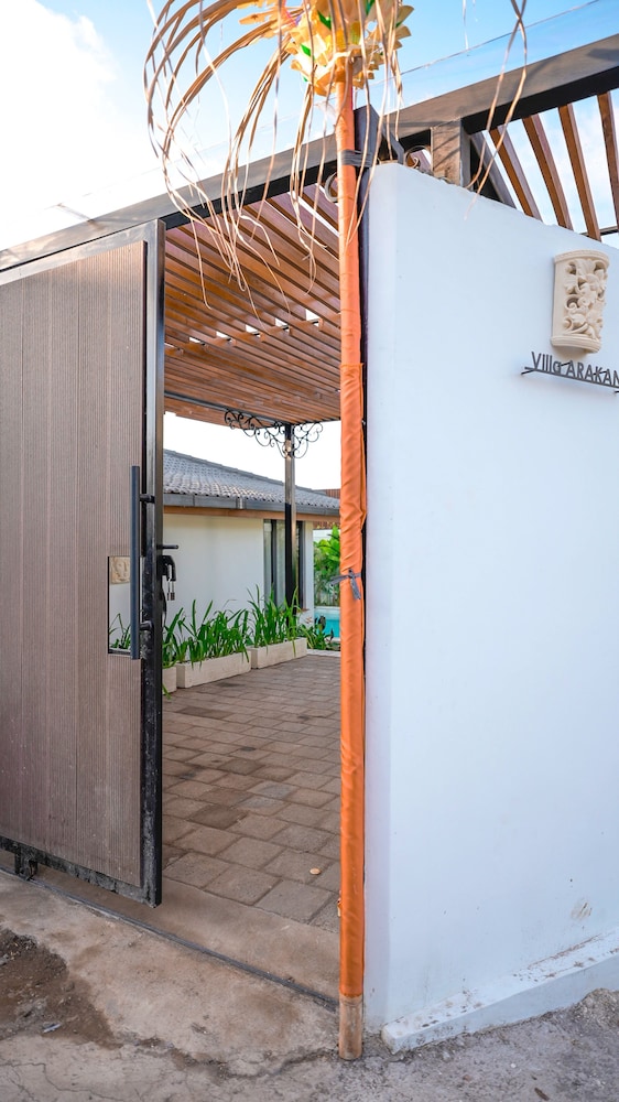 Luxurious Arakana Villa with Pool
