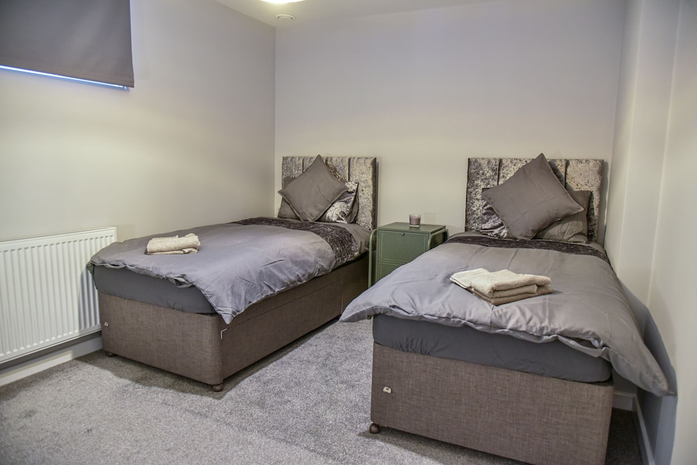 Massive 2bd Central Ipswich view 4