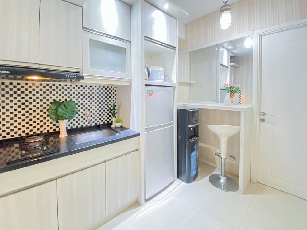 Spacious 2Br At Apartment Parahyangan Residence