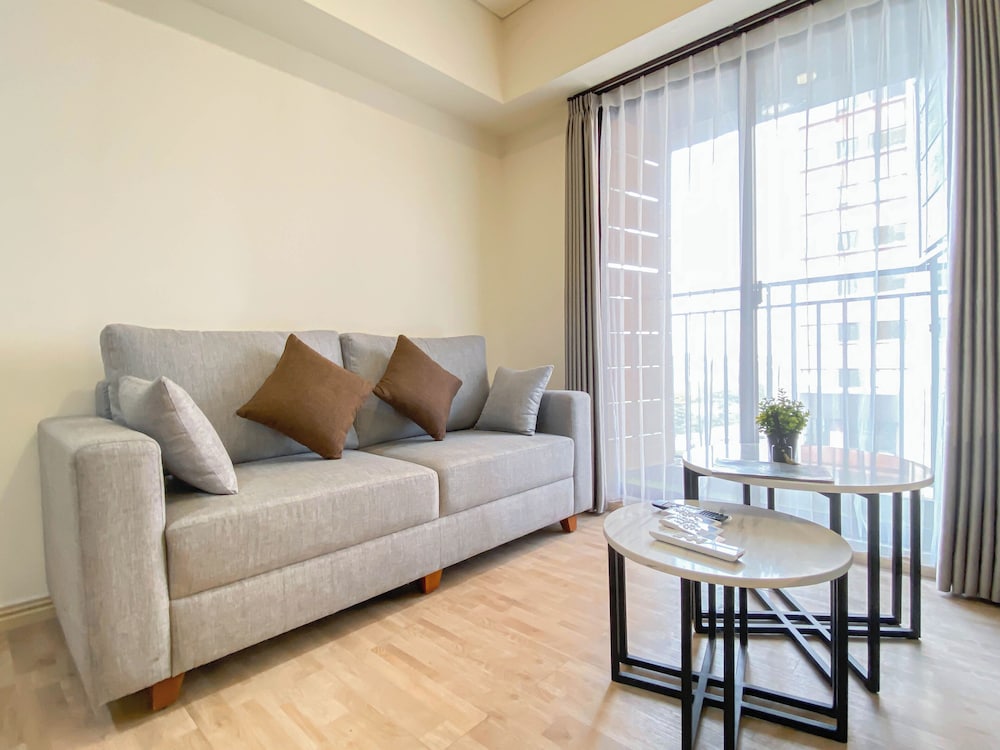 Modern Look And Restful 3Br At Meikarta Apartment