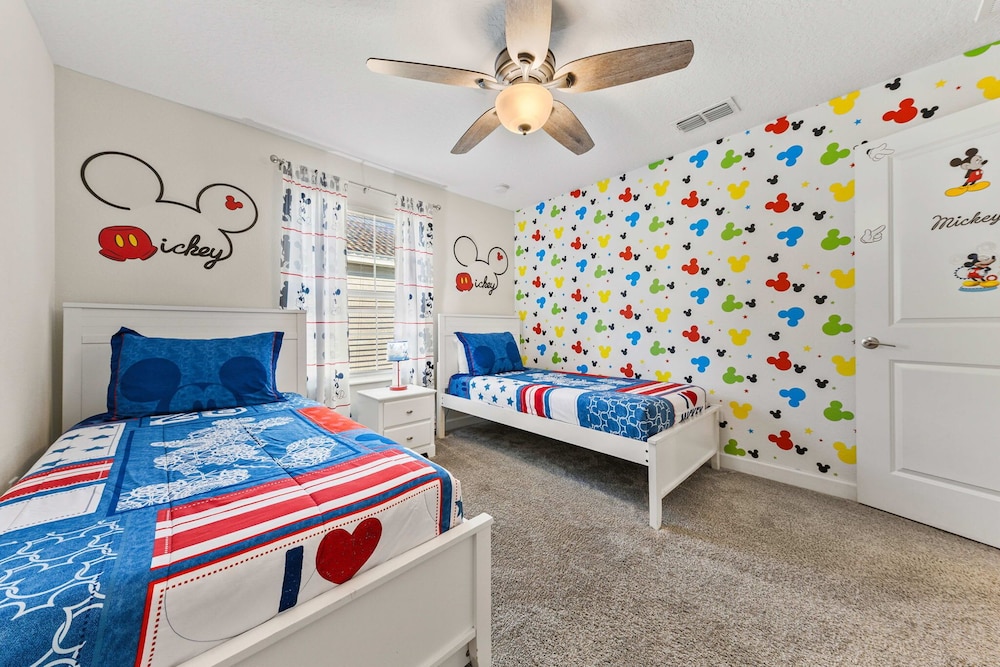Gorgeous 5Bd w Pool Lazy River Storey Lake 4989
