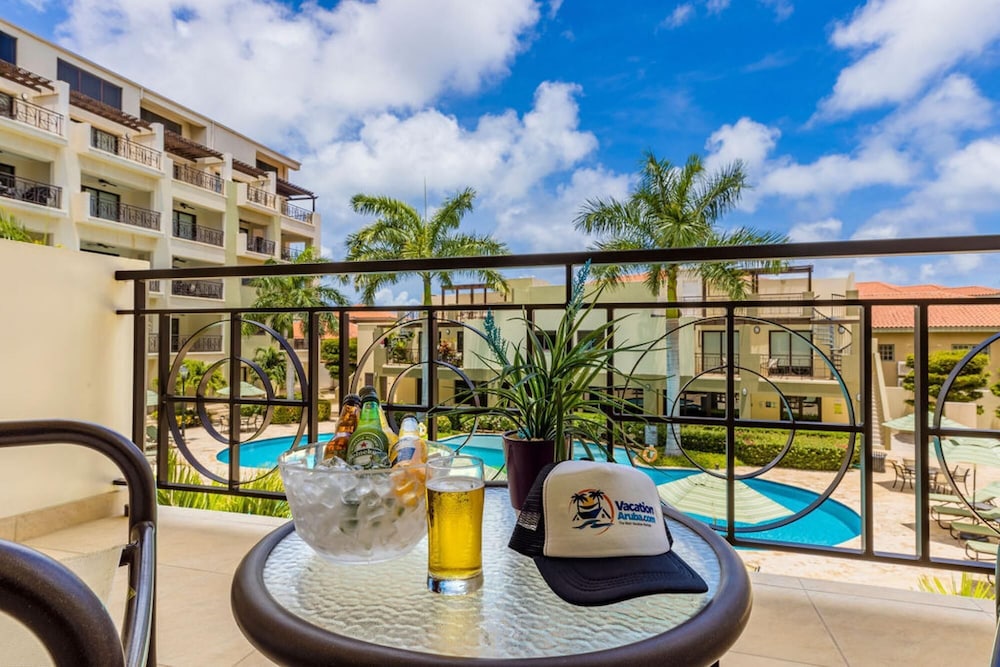 Luxury 1BR Condo Great Location Amenities
