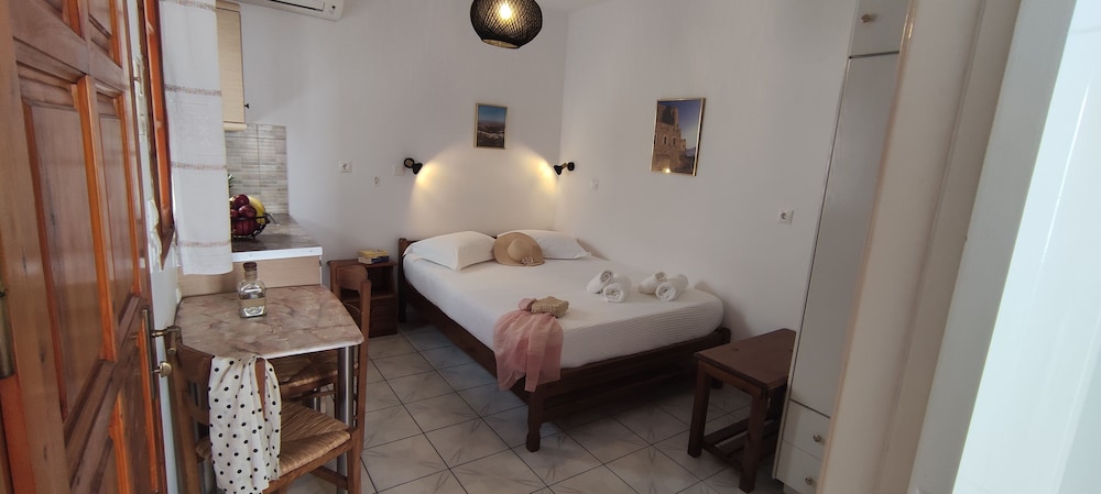 Kapetanos Rooms