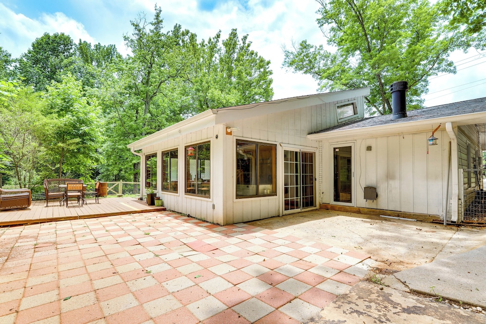 Alpharetta Home w/ Patio & Yard ~ 3 Mi to Downtown view 2
