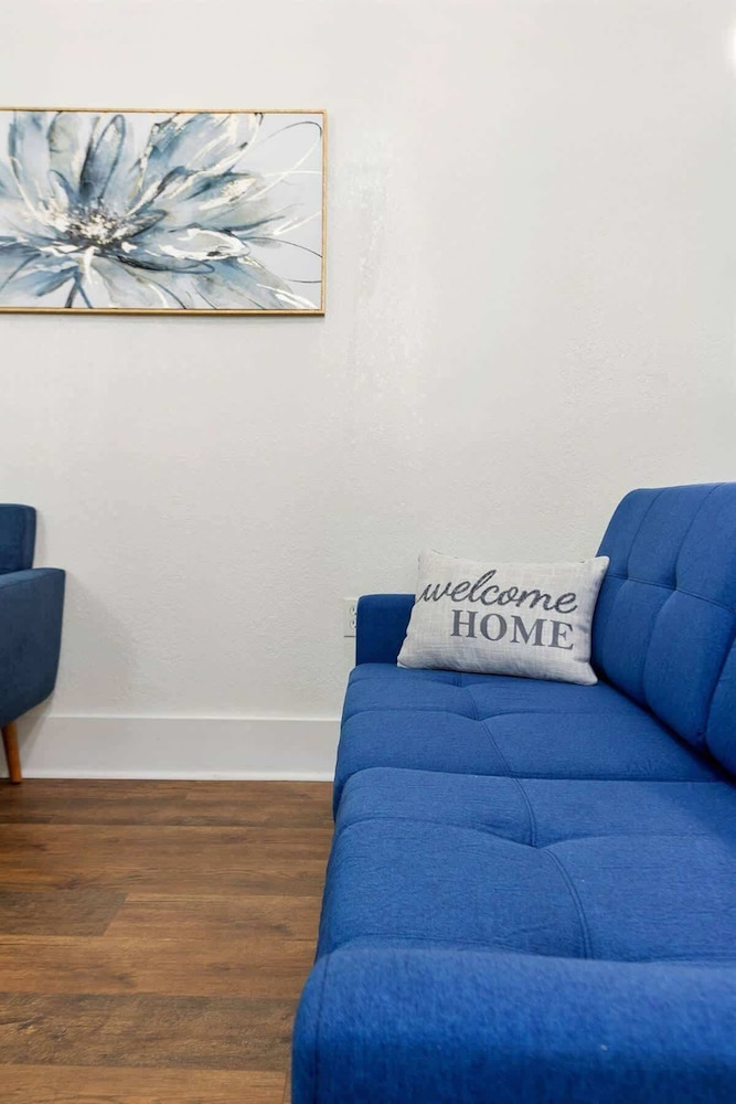Charming 1-bedroom Home in Lakeland!