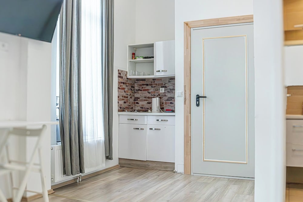 Affordable Stay Near Wiener Stadthalle