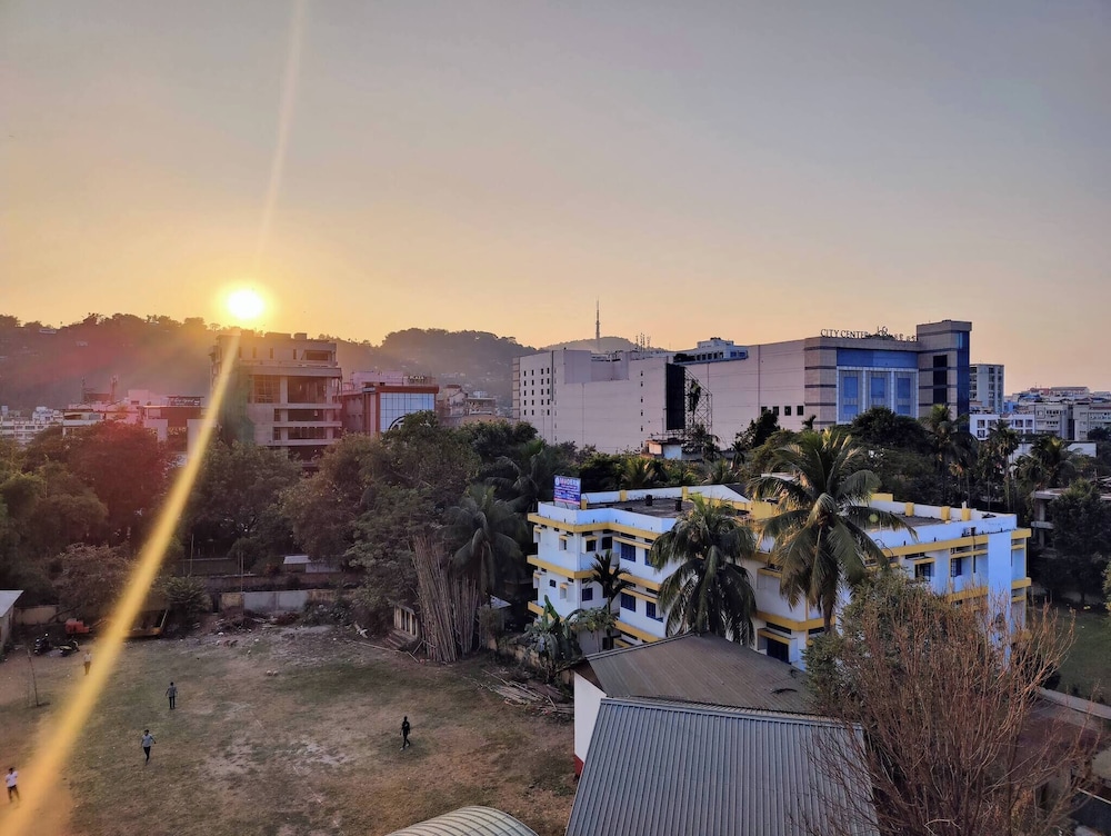 Cozy Guwahati Apartment With City & Mountain Views