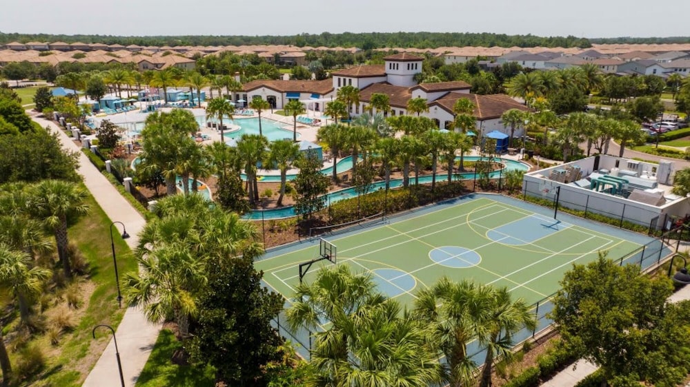 Amazing 5BR Private Pool Lakeview Near Disney