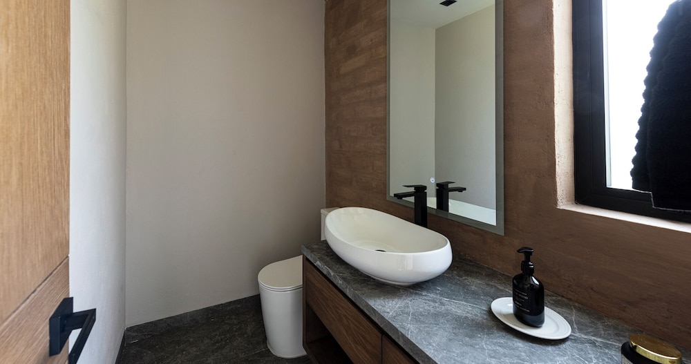 Casa Cundi-Contemporary Living in Nature