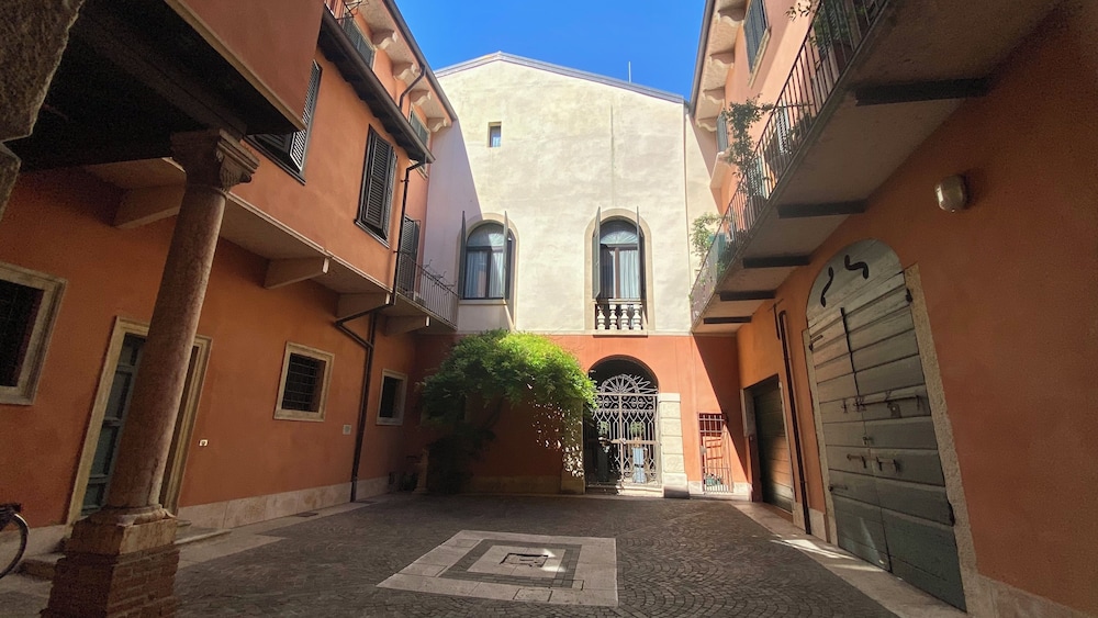 Verona Vacations - RESIDENZA MONTALTI - Property Image 6