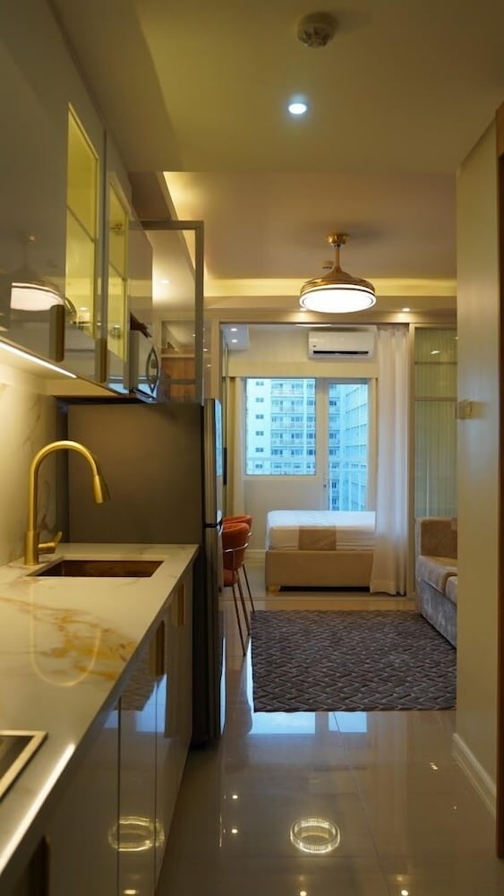 Shore 1 Tower C Unit 1198