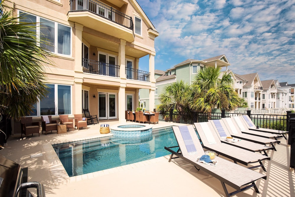 Lido by Avantstay Oceanfront Home w Pool Hot Tub Game Room Gorgeous Views