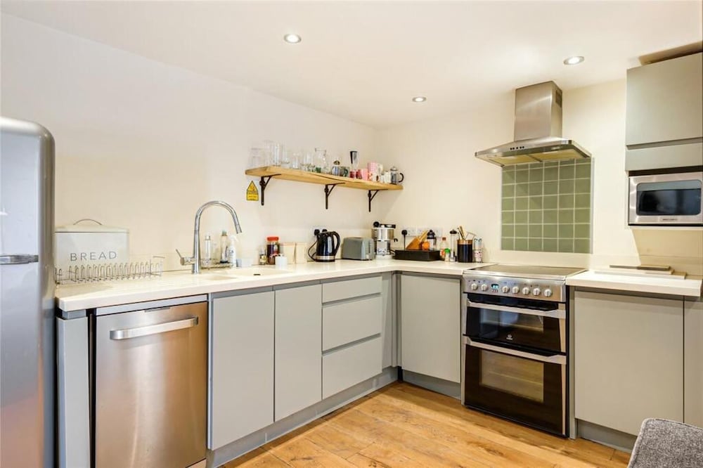 Meagill Cottage, Sleeps 4 With Hot Tub & Parking