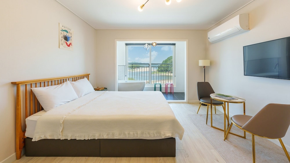 Samcheok Kong & Bee Ocean View Spa Pensi