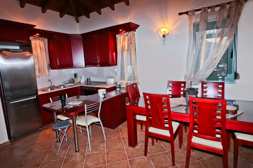 Aselinos Suites
