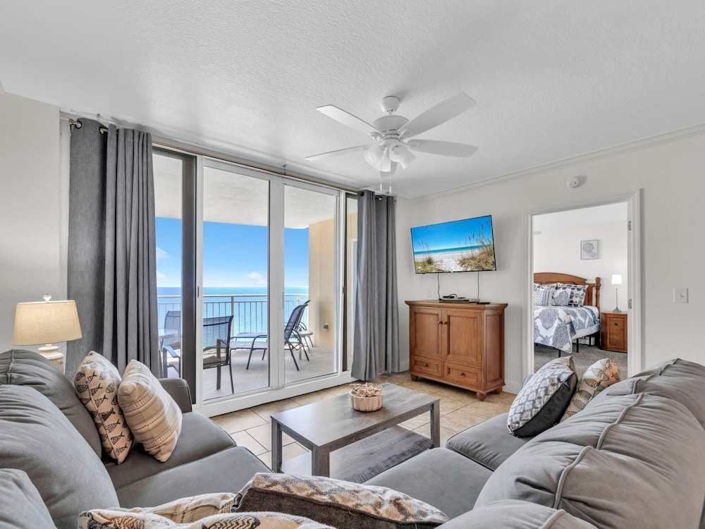 Emerald Beach 2336