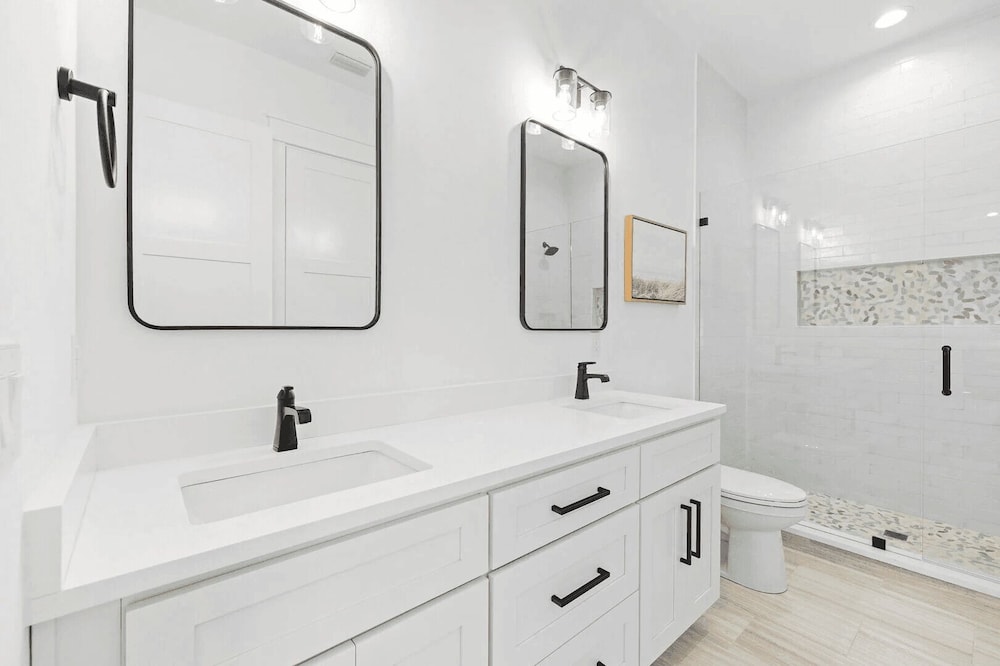 Sleeps 34! 2 Homes, Private Pools, Firepit, Golf Cart, Walk to Beach Seagrove San Juan by Avantstay