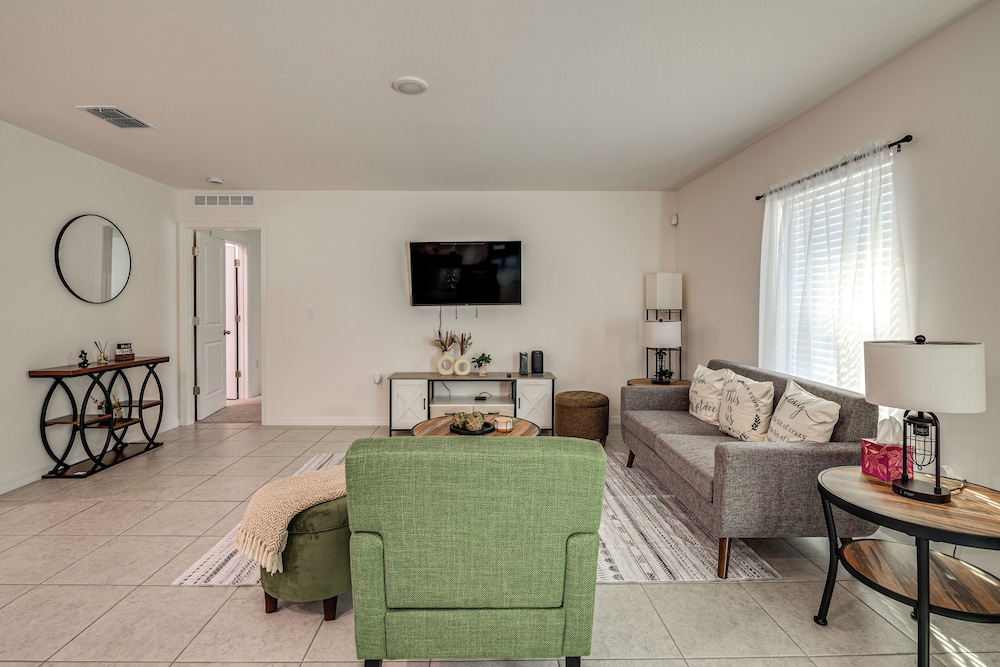 Tranquil Getaway w/ Spacious Yard in Brooksville!