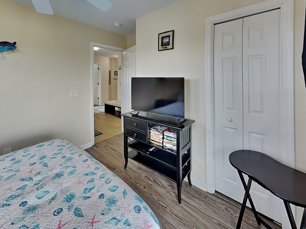 Lovin' Lowe Tide by Topsail Realty