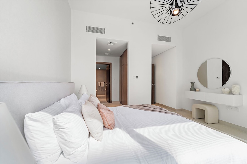 2BR M Room CF7 B Near Jumeirah Beaches