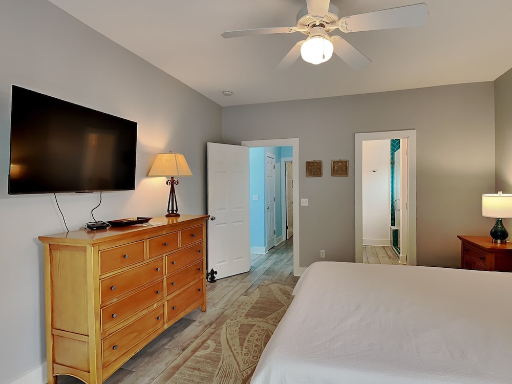 A Sun of a Beach by Southern Vacation Rentals view 4