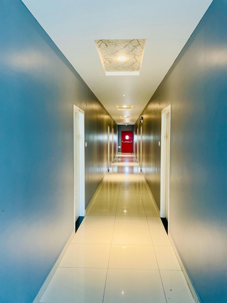 Hotel Vistaara Grand