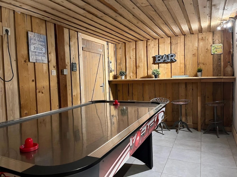 Lovely Holiday Home in Gros Chene With Bubble Bath
