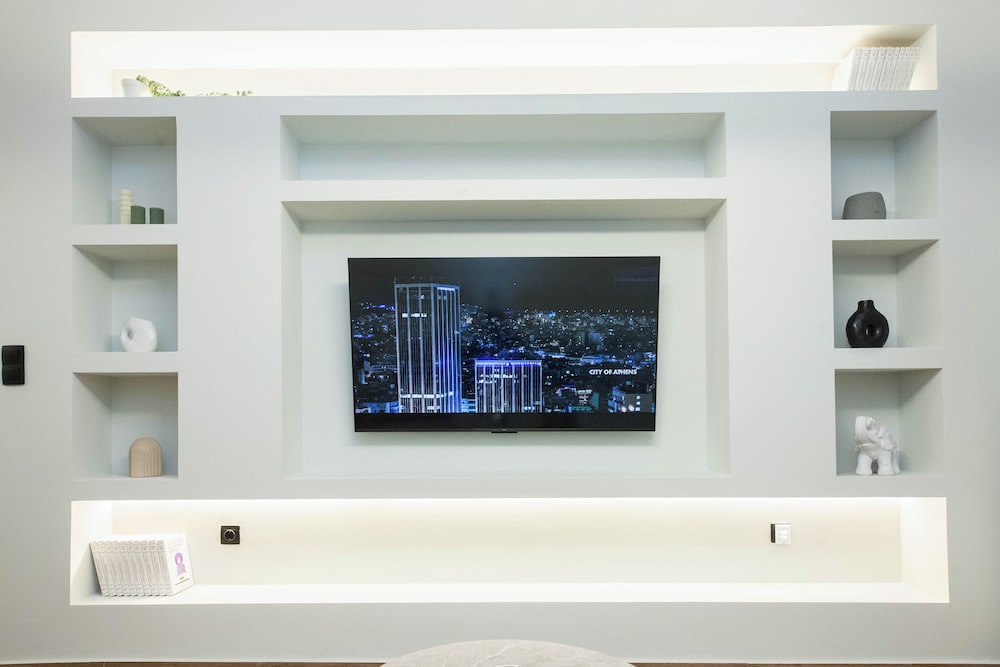 Fresh Modern 1 Bd Apt in Vibrant Patisia