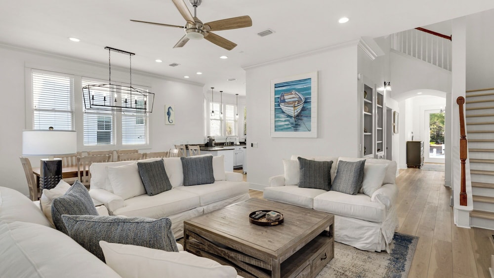 Lakefront Haven in Carillon Beach