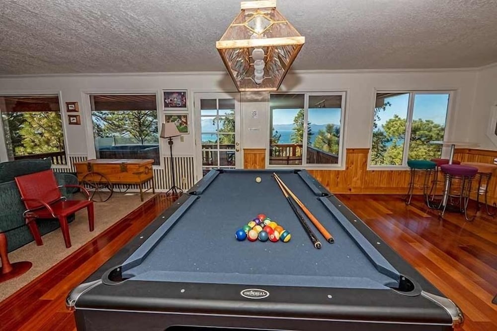 4192 Saddle Road 5 Bedroom Home by RedAwning
