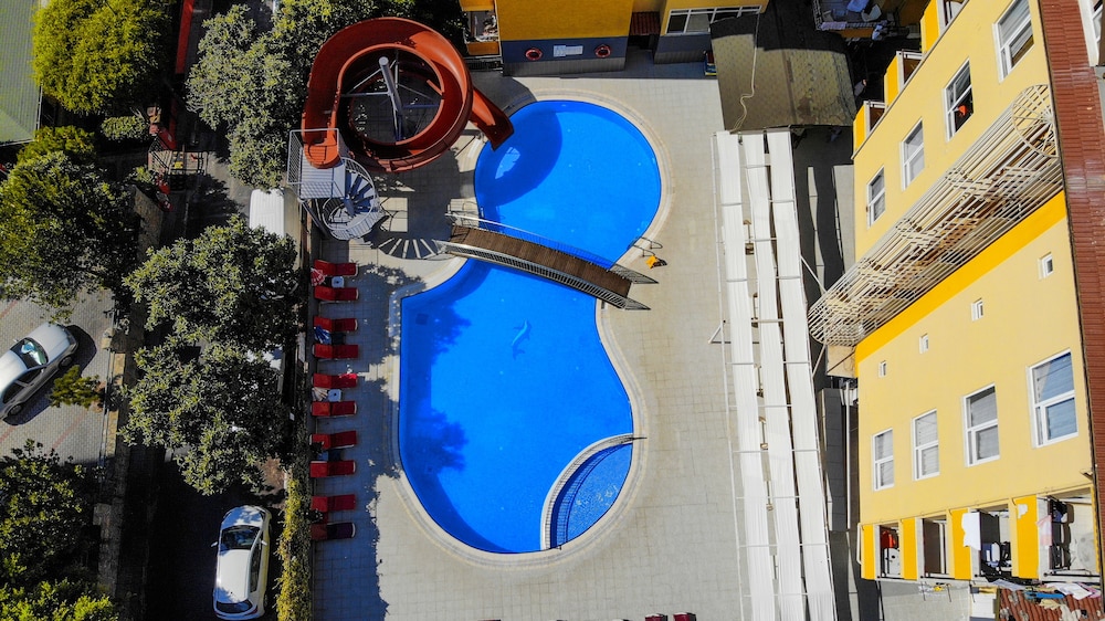 Rose Garden Apart Hotel - Image 36