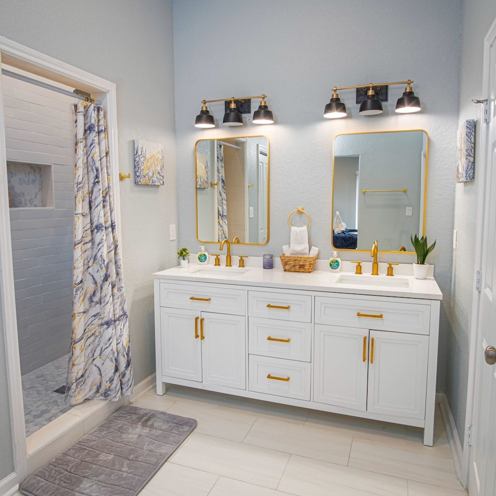 Trendy Historical Home Near Downtown Attractions