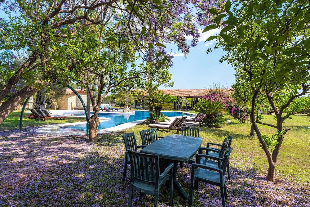 Cottage House - Adult Only