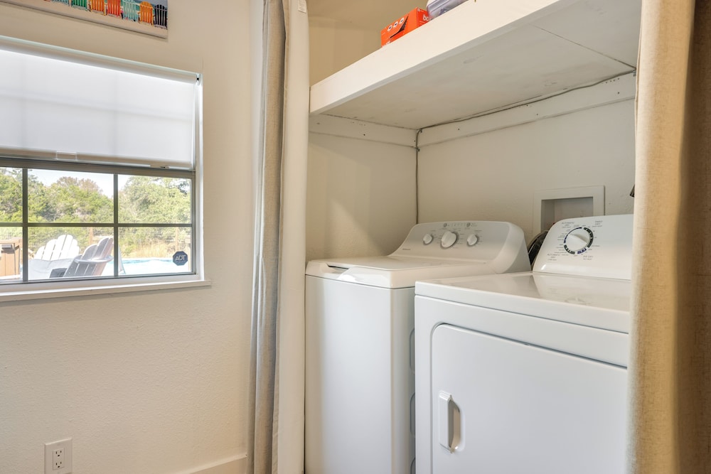 Peaceful Canyon Lake Retreat at Casa del Lago!