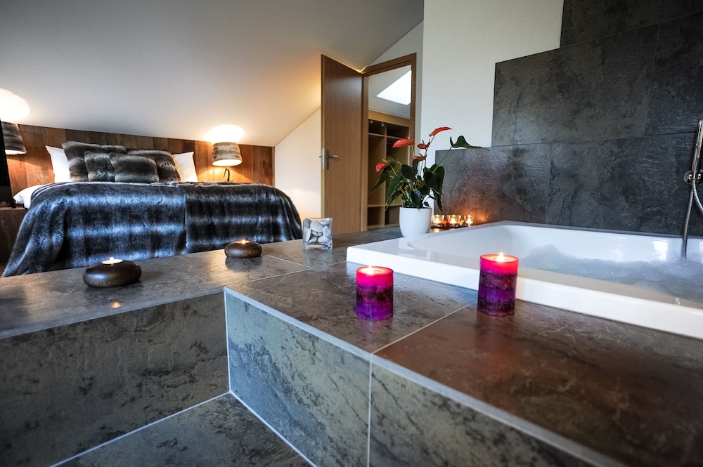 Crans Luxury Lodges view 3