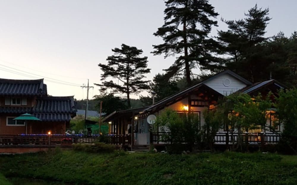 Gangneung Sinnaneun Pension view 5