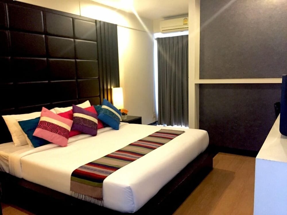Charoenchit House