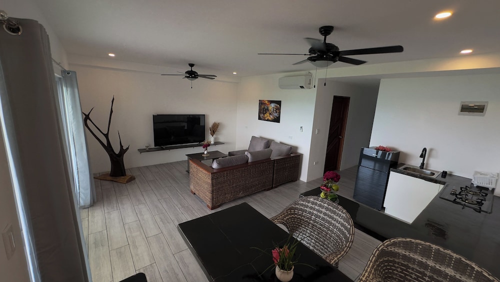Tablas Seaview Homestay