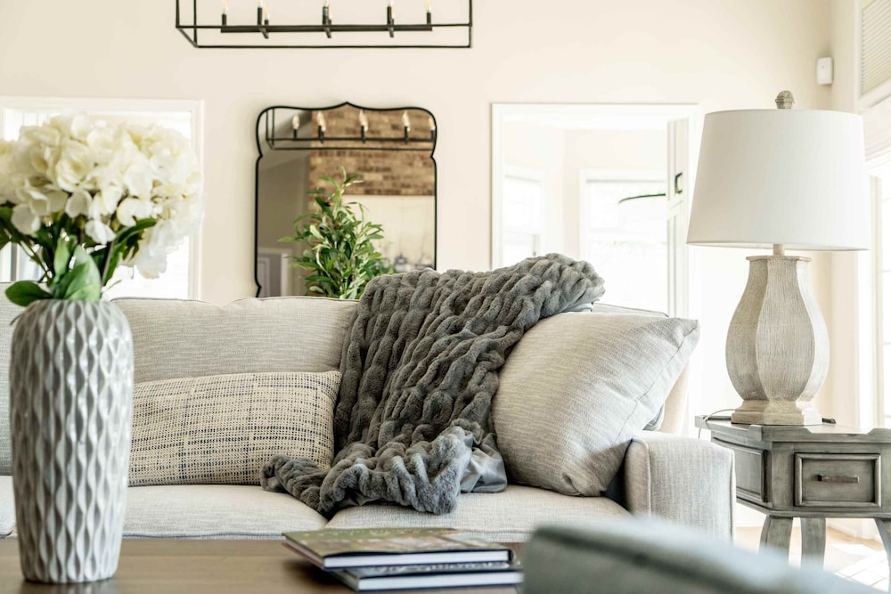 Tranquil Family Retreat - for 10!