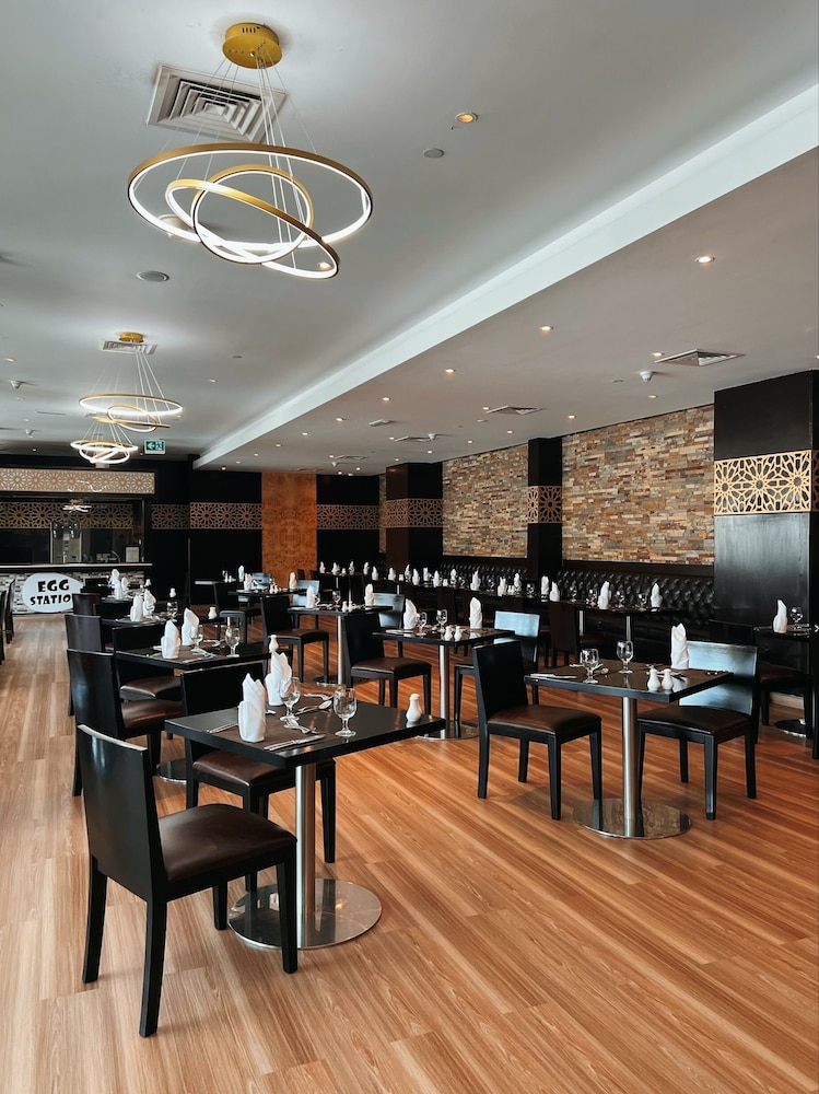 Abu Dhabi Vacations - Metropolitan Al Mafraq Hotel - Property Image 85