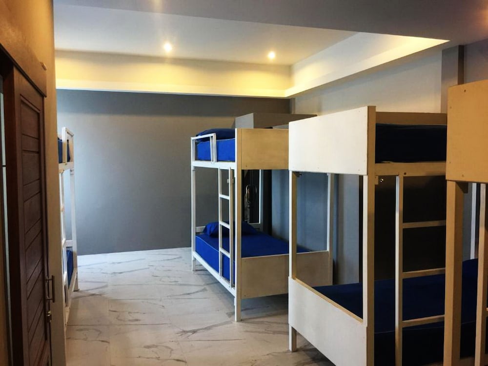 2 Rocks Boutique Hostel
