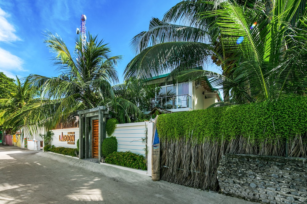 Shallow Lagoon Rasdhoo