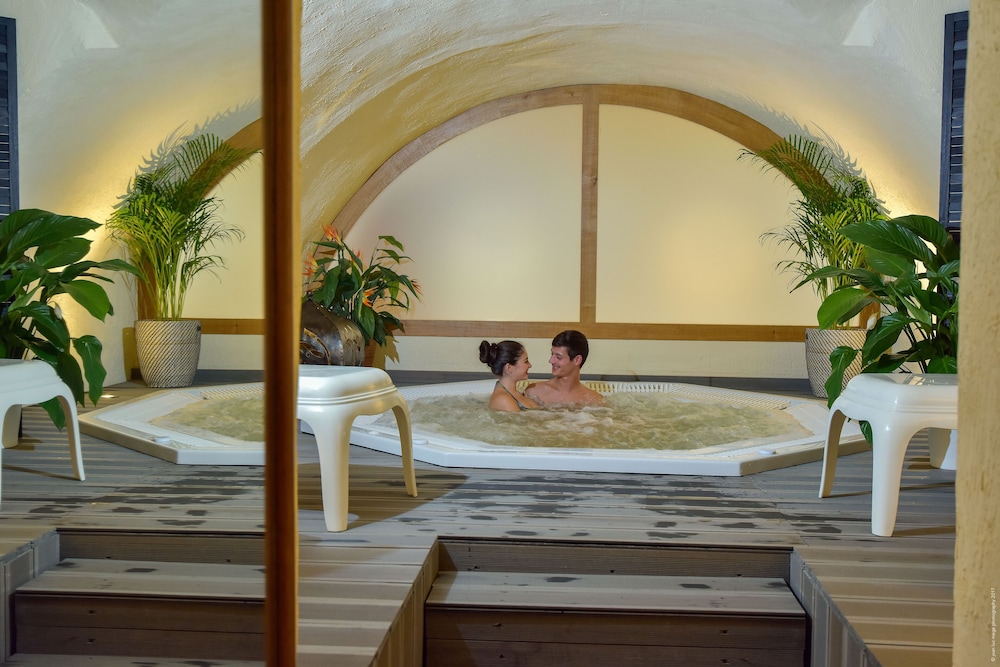 Le clos champagnac at Hotel Golf Chateau de Chailly