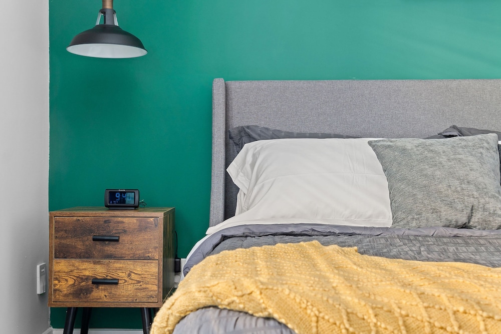 Emerald Indigo House Pet Friendly