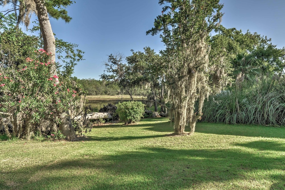 Midway House by Sunbury Channel - Walk to Marina!