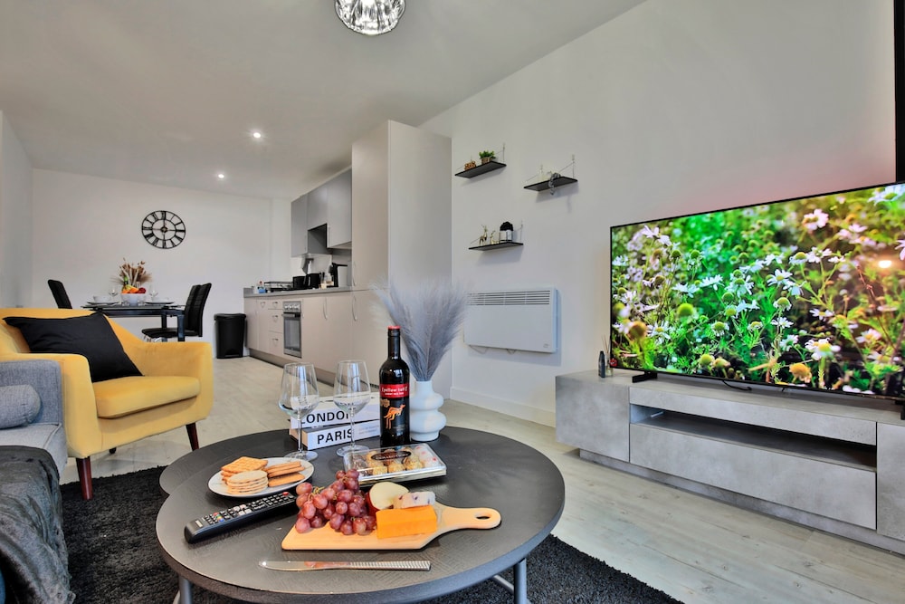 Manchester - 2-bed Apartment - Sleeps 4 - Wifi