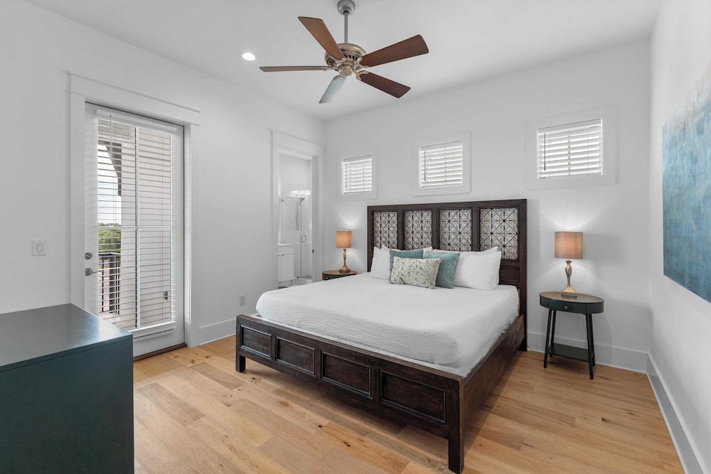 Walk to Beach + Pool, Hot Tub & Game Room 30A Ohana Grande by Avantstay