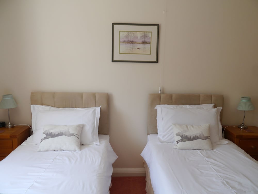 Leworthy Farmhouse view 4